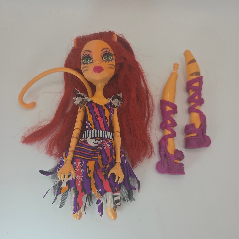 Monster High Freak du Chic Toralei Stripe Doll with Original Outfit + Shoes READ